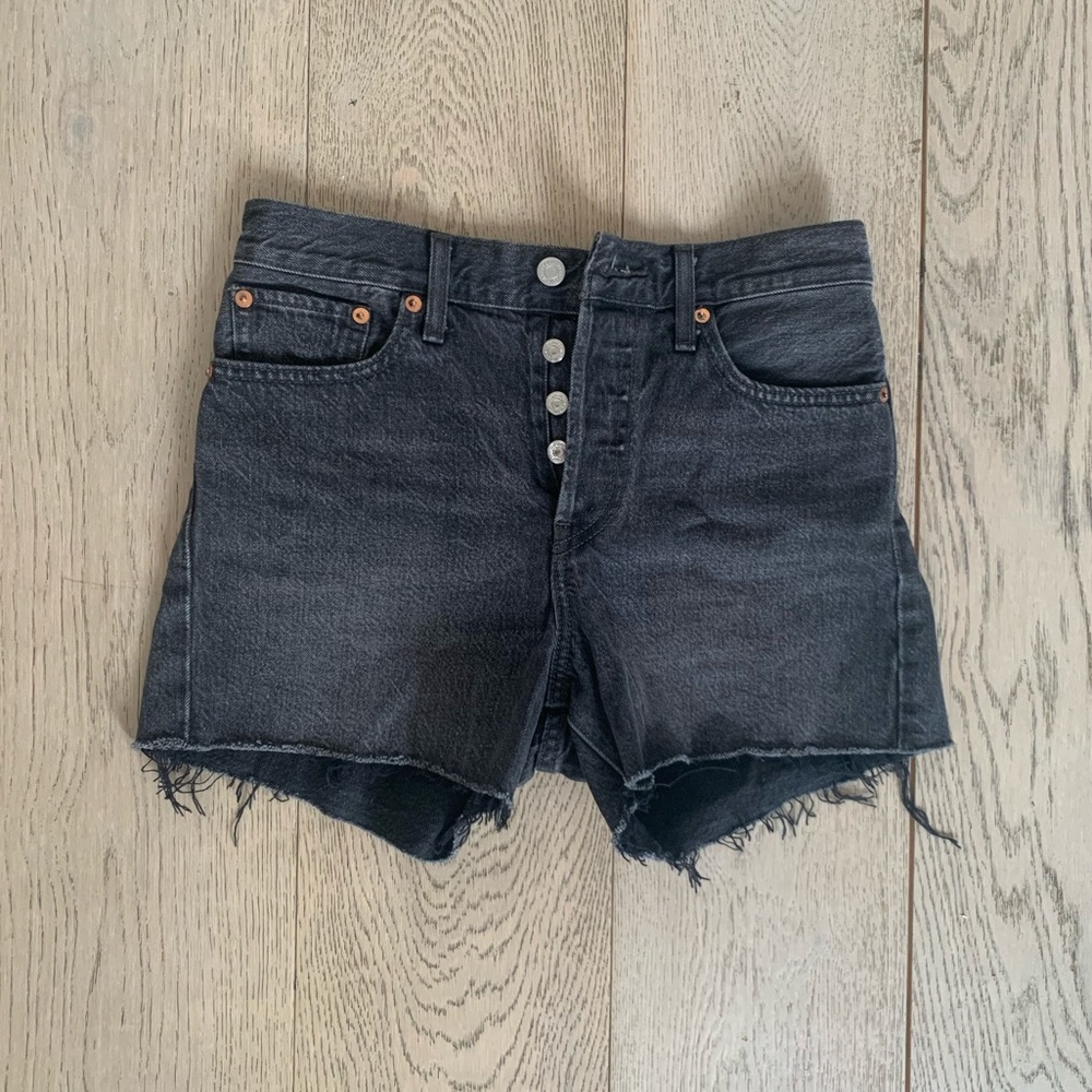 Levi’s Wedgie Short Jean shorts.